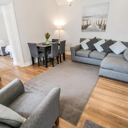 The Stables * Редкар